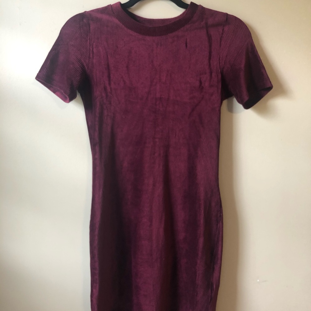 NWOT velvet maroon dress. SUPER soft and cute